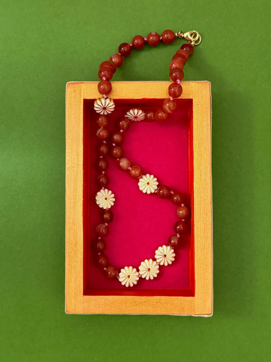 Marguerite Necklace
