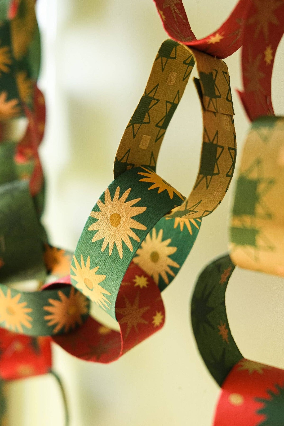 Festive Paper Chain Kit 160 Strips Recycled Paper