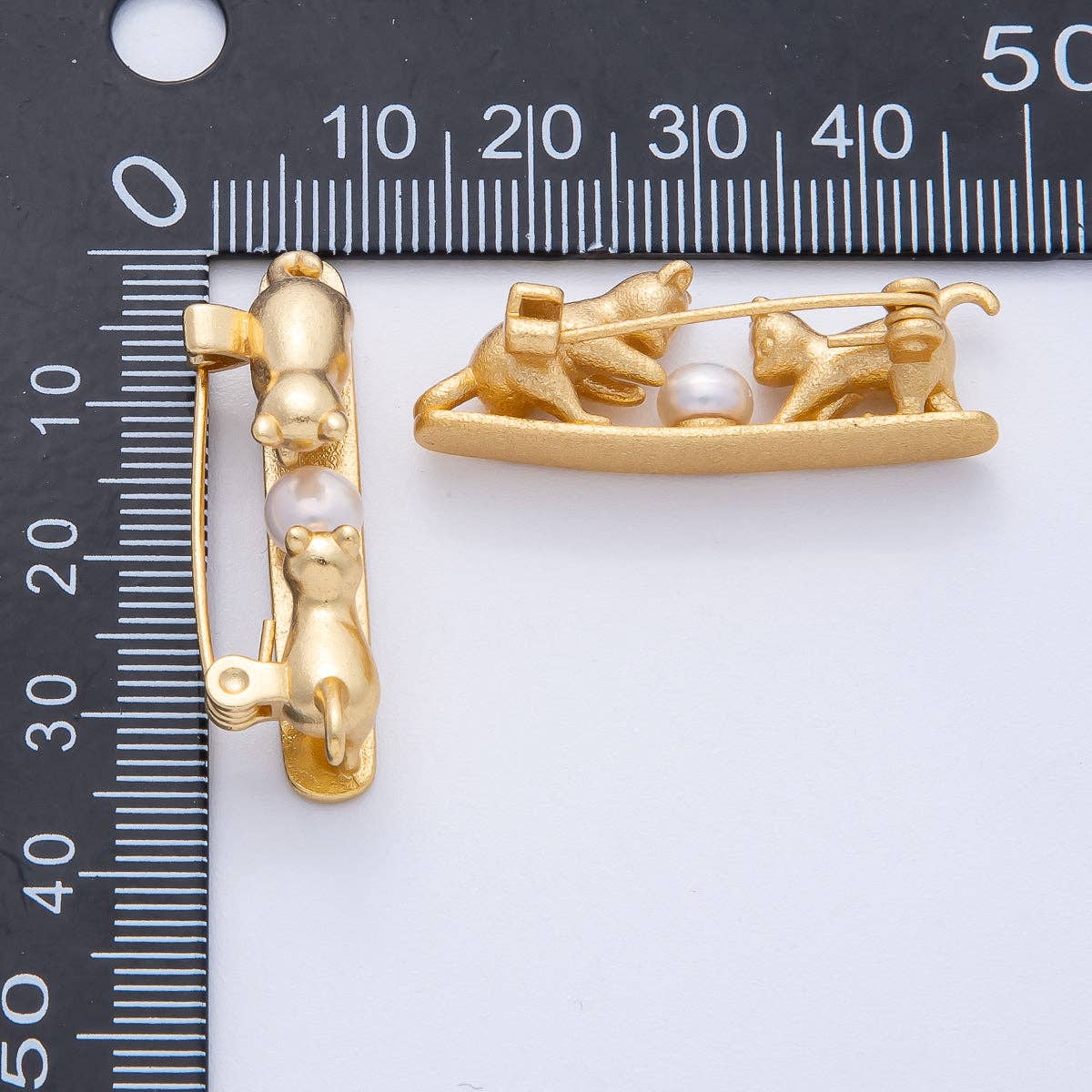 Gold Cat Pin Animal Brooch
