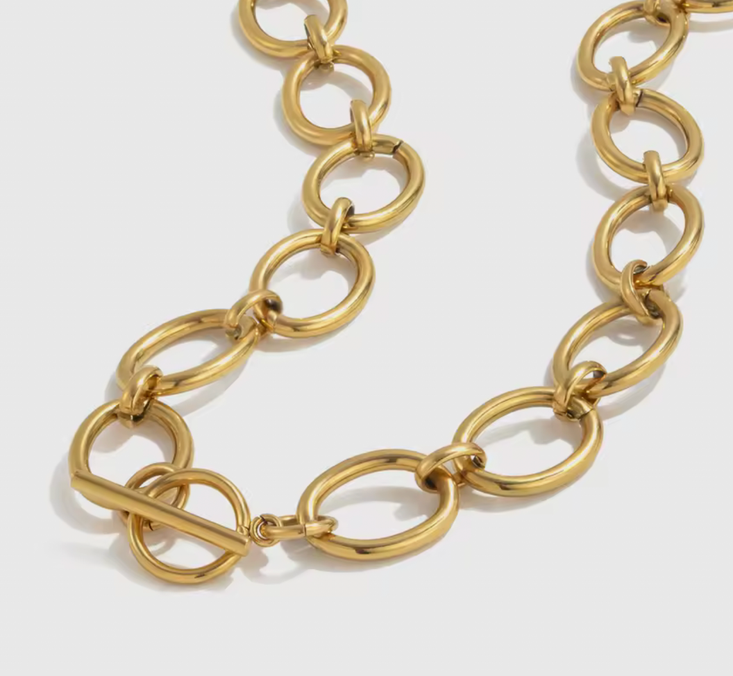 Oval Link Gold Necklace with Toggle Clasp, 17 Inch