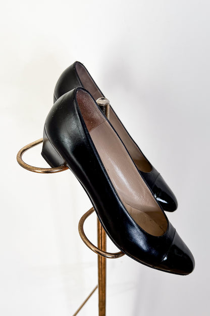 1980s Ferragamo Black Cap Toe Shoes / 7.5