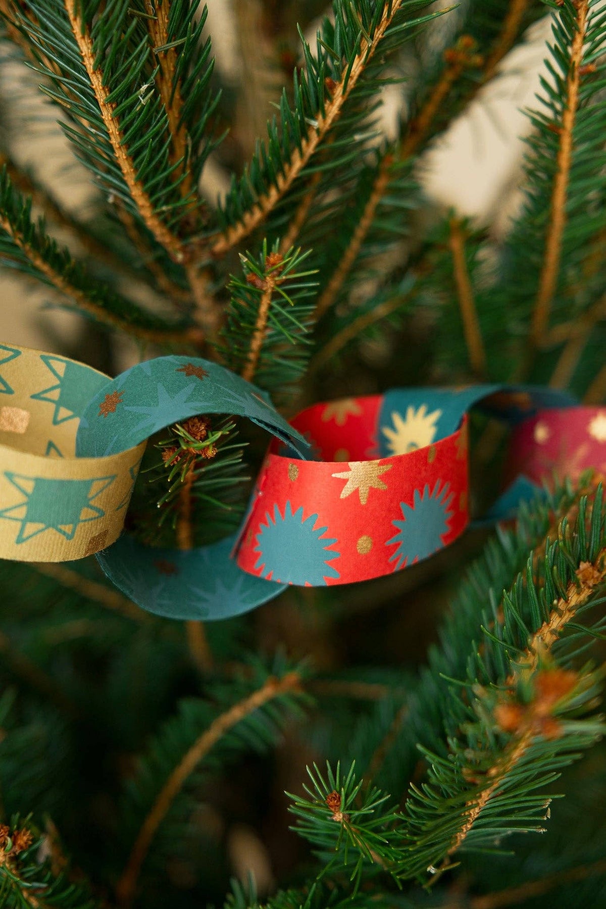 Festive Paper Chain Kit 160 Strips Recycled Paper