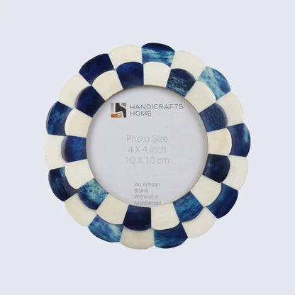 Scalloped Round Picture Frame