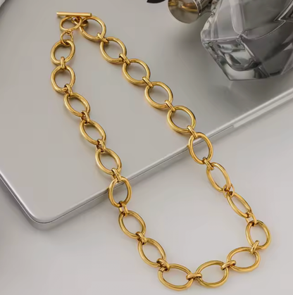 Oval Link Gold Necklace with Toggle Clasp, 17 Inch
