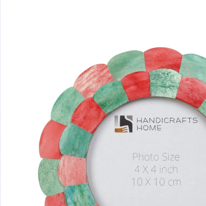 Scalloped Round Picture Frame