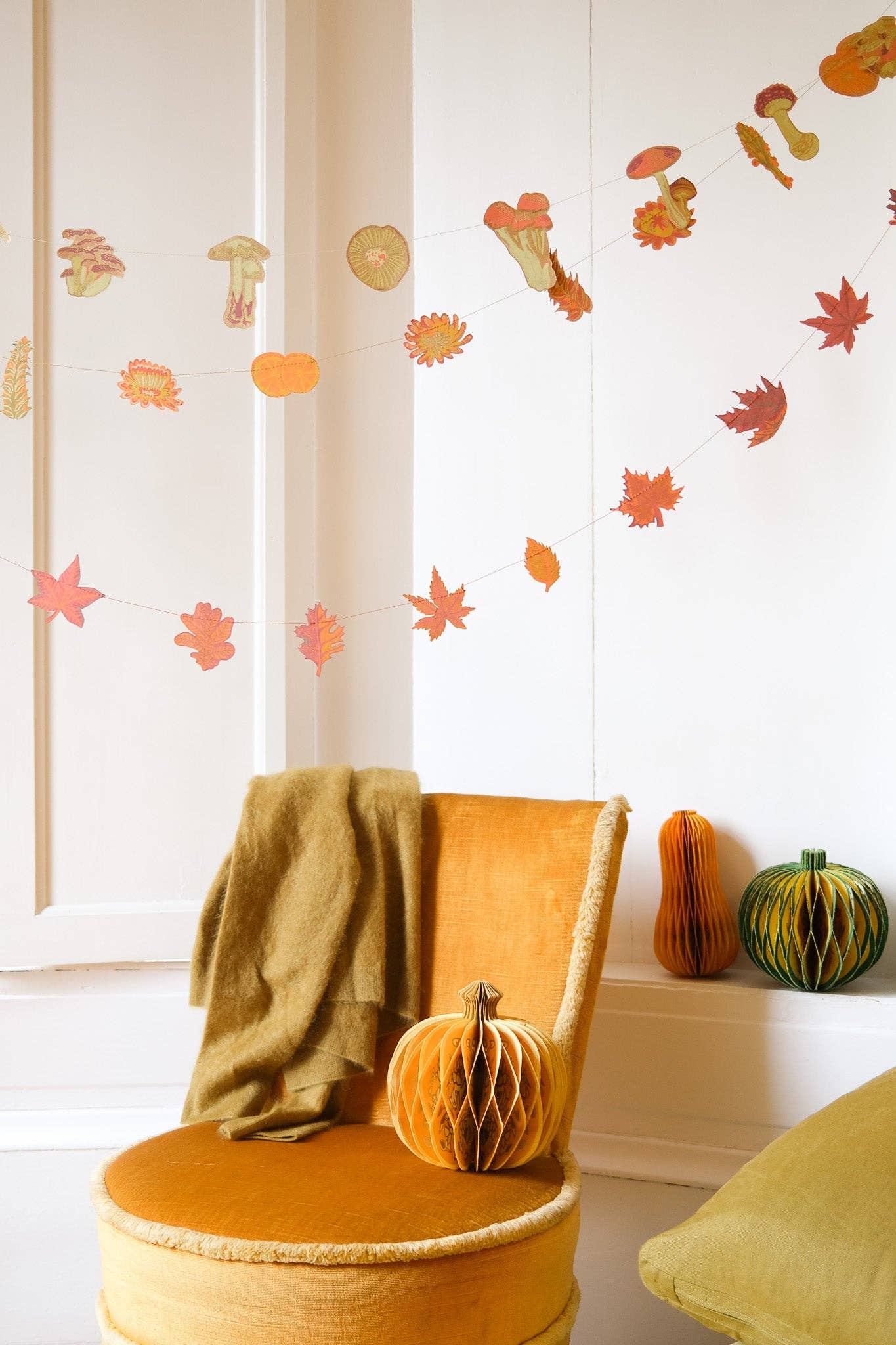 AUTUMN BLOOMS SEWN GARLAND