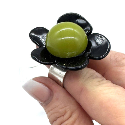 Groovy Daisy Cocktail Ring
