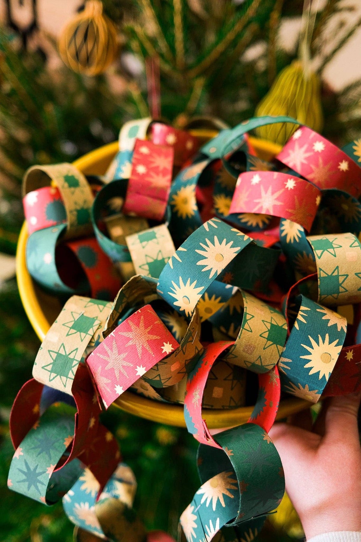 Festive Paper Chain Kit 160 Strips Recycled Paper