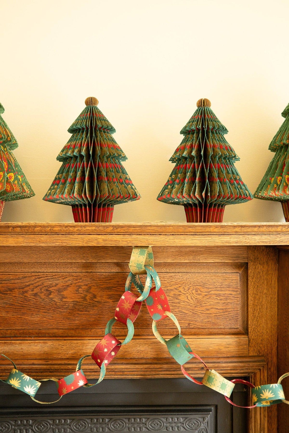 Festive Paper Chain Kit 160 Strips Recycled Paper