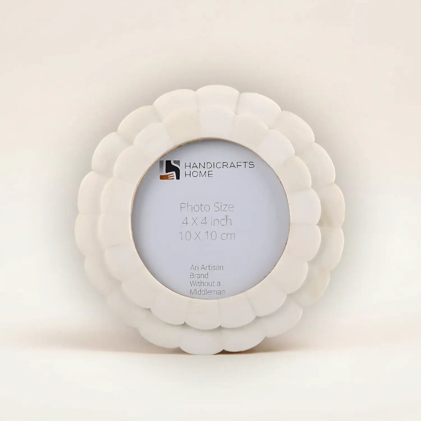 Scalloped Round Picture Frame