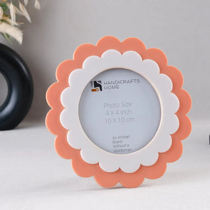 Scalloped Double Layer Round Picture Frame