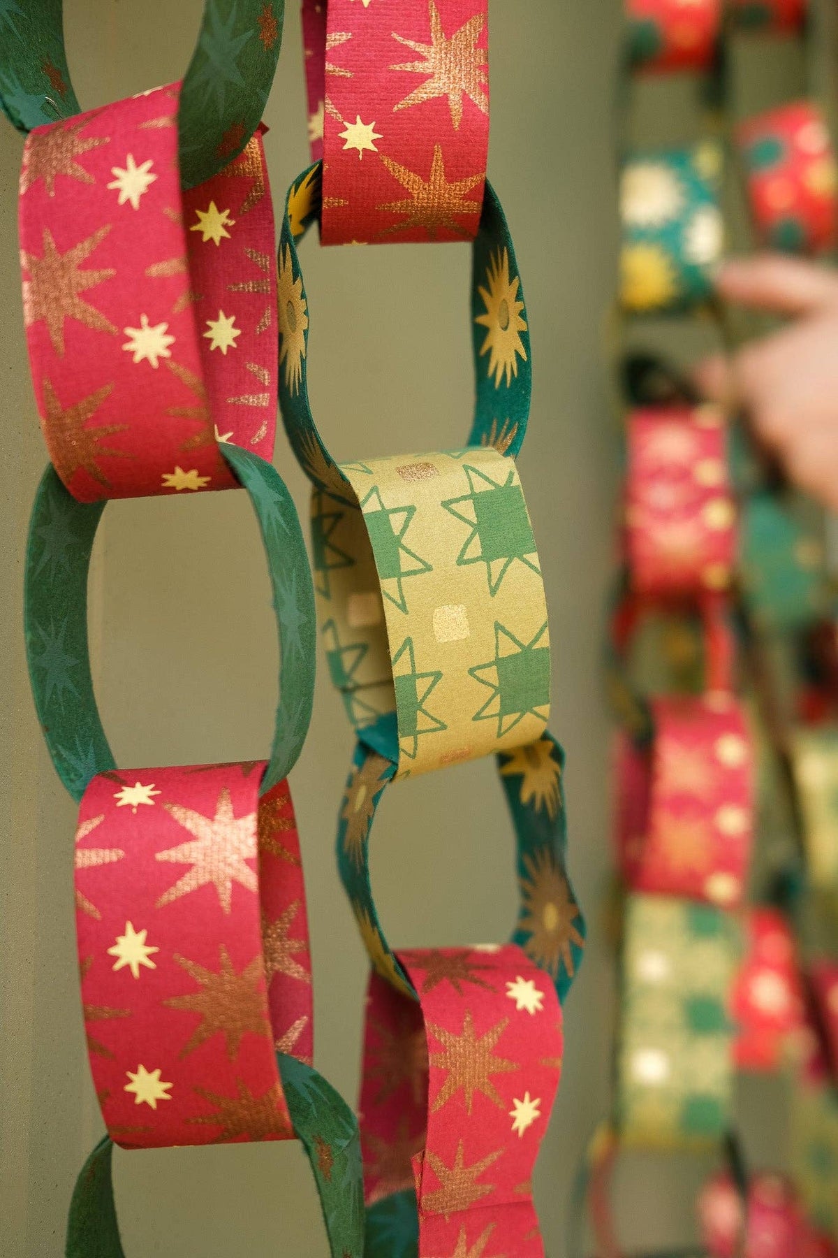 Festive Paper Chain Kit 160 Strips Recycled Paper