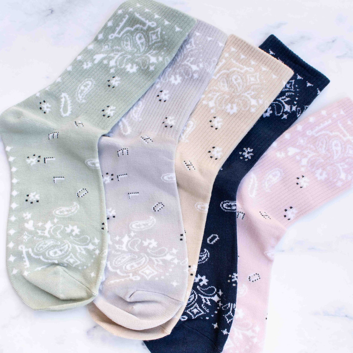 Women's Retro Bandana Pattern Crew Socks