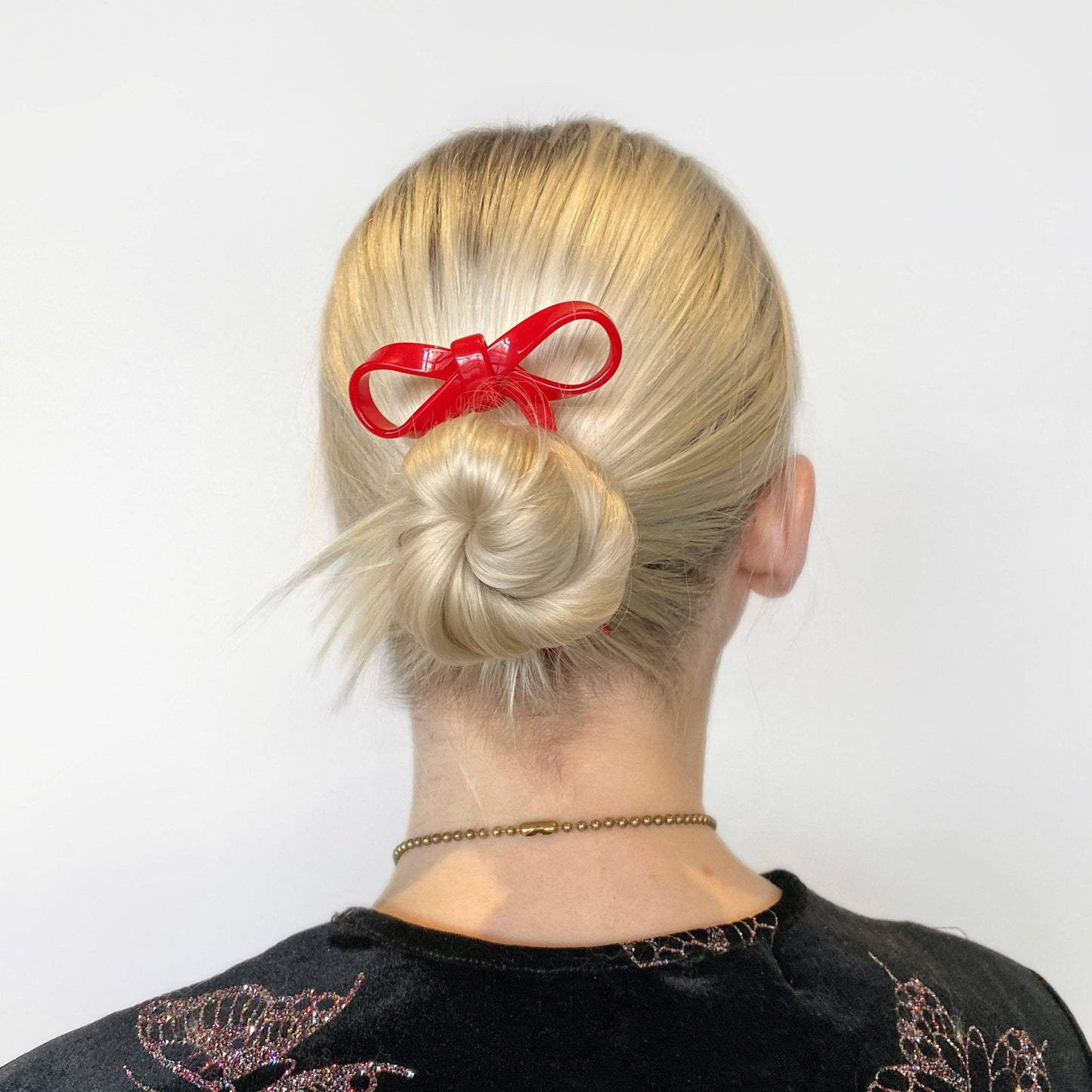 Bow Hairpin in Small Cherry